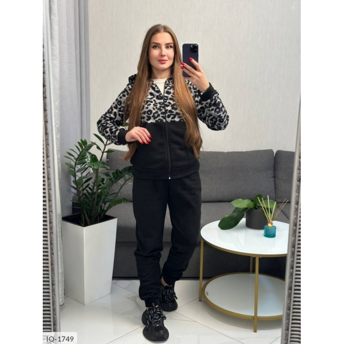 Жіночі спортивні костюми IQ-1749 — тренди сезону 2025