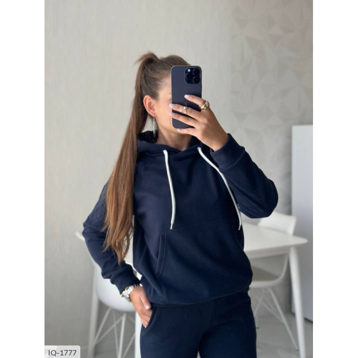 Модні спортивні костюми для активних жінок IQ-1777