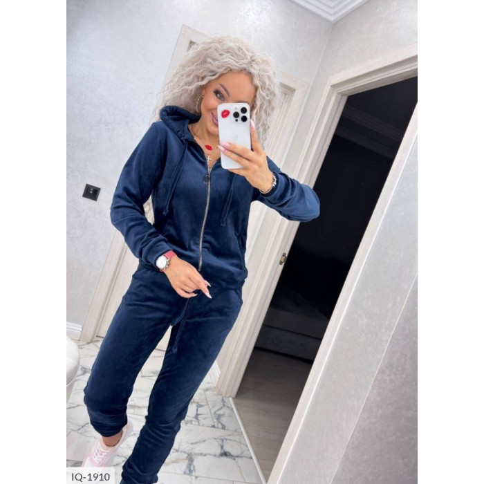 Стильні образи від Odessa Moda IQ-1910 — прогулянкові костюми на кожен день