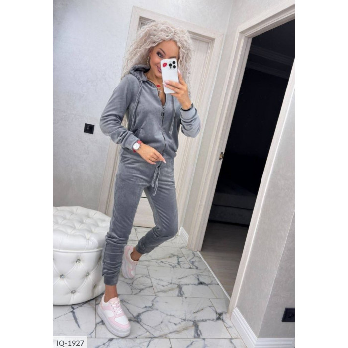 Жіночі прогулянкові костюми IQ-1927 — елегантність у кожному русі