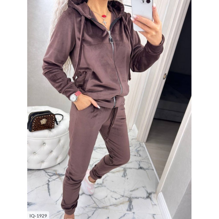 Жіночі прогулянкові костюми XL+ IQ-1929 — тренди сезону