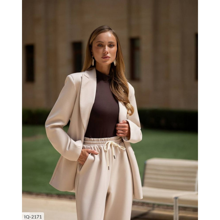 Жіночі костюми IQ-2171 — новинки сезону