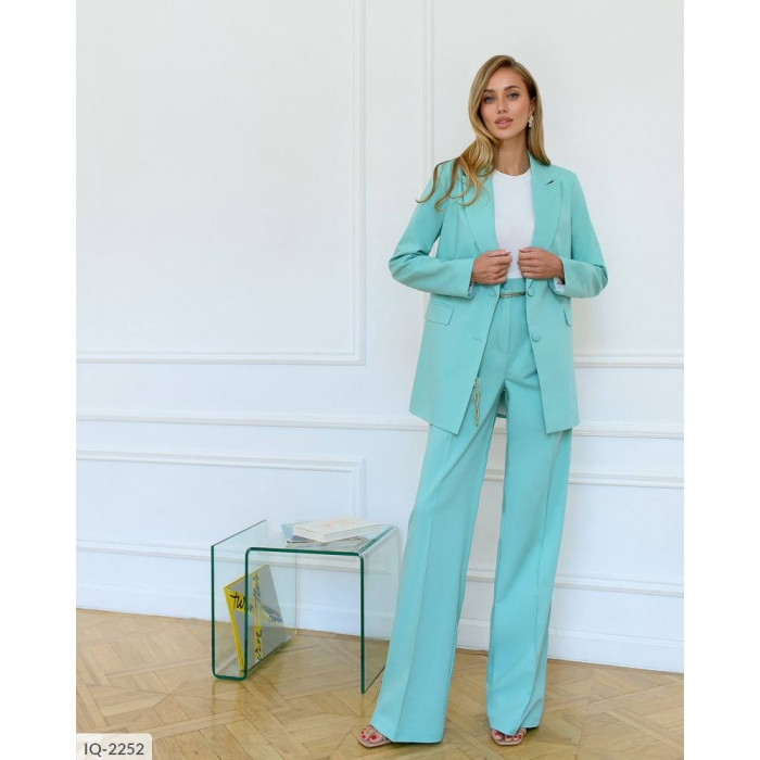 Модні костюми IQ-2252 — обери свій стиль