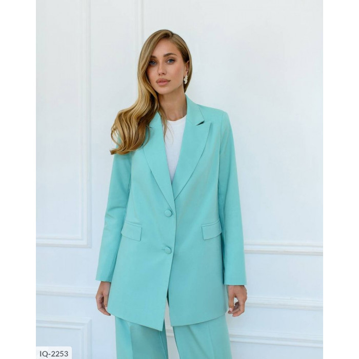 Жіночі костюми IQ-2253 — сучасний дизайн і бездоганна посадка