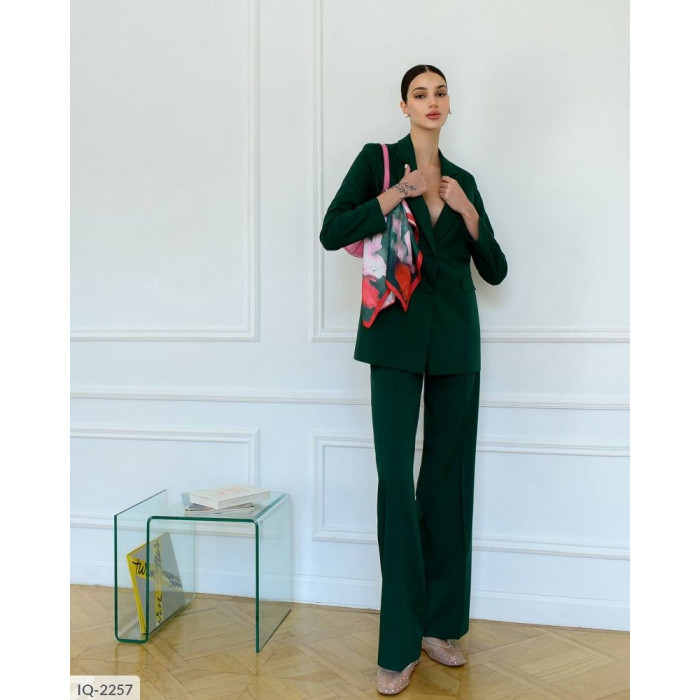 Костюми 2025 IQ-2257 — трендові фасони