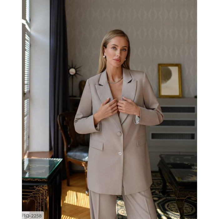 Модні образи IQ-2258 — костюми для будь-якої події