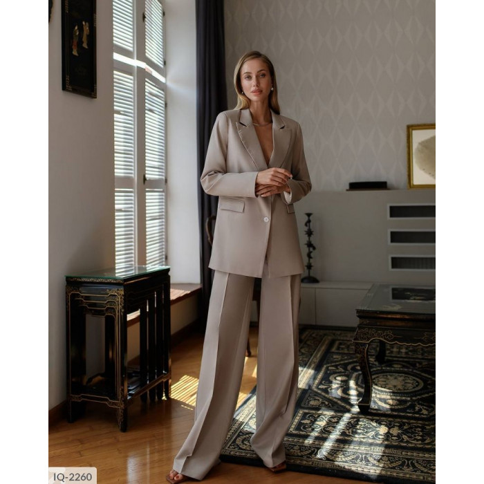 Жіночі костюми IQ-2260 — сучасний дизайн і бездоганна посадка