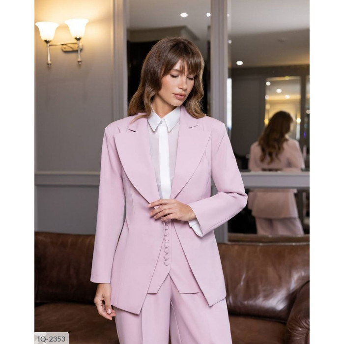 Жіночі костюми IQ-2353 — сучасний дизайн і бездоганна посадка