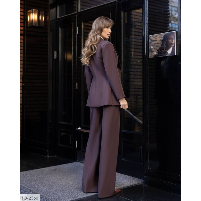 Жіночі костюми Odessa Moda IQ-2360 — елегантність і зручність