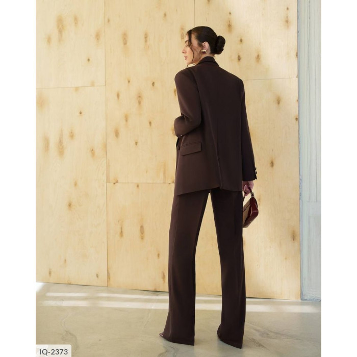 Модні костюми великого розміру IQ-2373 — стиль і комфорт