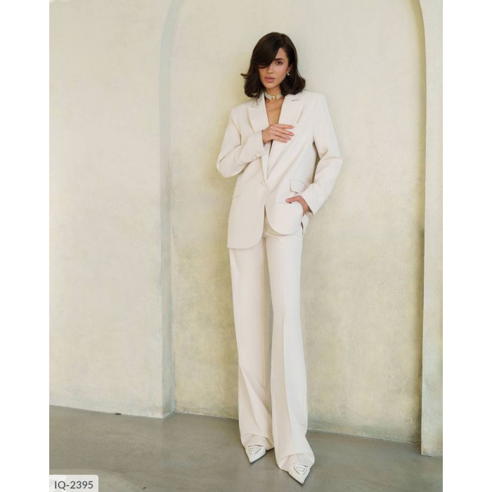 Жіночі костюми XL+ IQ-2395 — елегантність і зручність