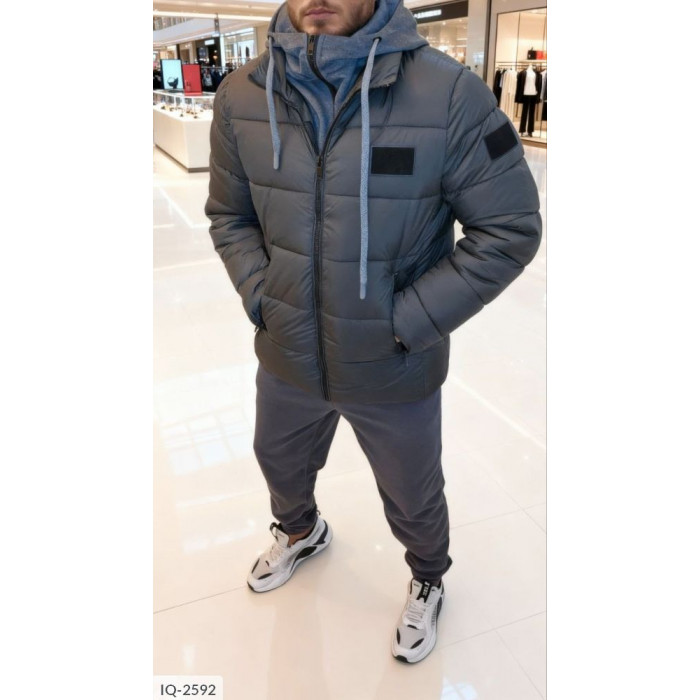 Костюми Odessa Moda IQ-2592 — тренди сезону 2025