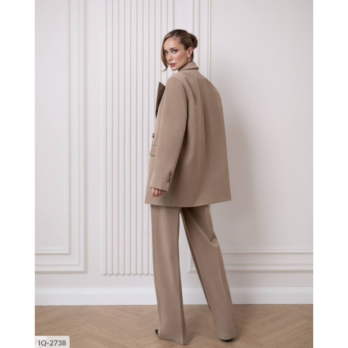 Жіночі костюми IQ-2738 — новинки сезону