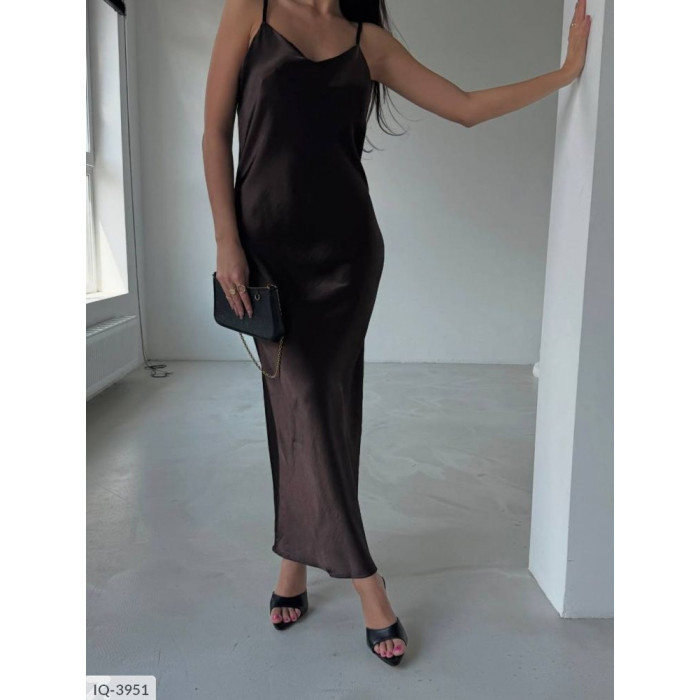 Новинки суконь 2025 IQ-3951 — твій стиль і елегантність у кожній деталі