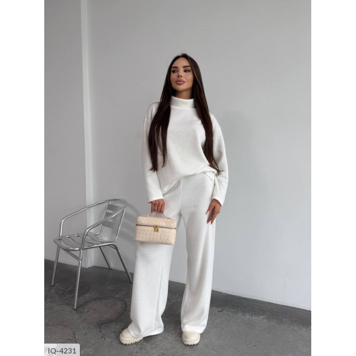 Жіночі прогулянкові костюми IQ-4231 — новинки сезону 2025