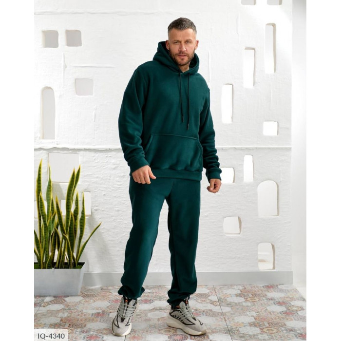 Модні чоловічі костюми IQ-4340 — елегантність і стиль