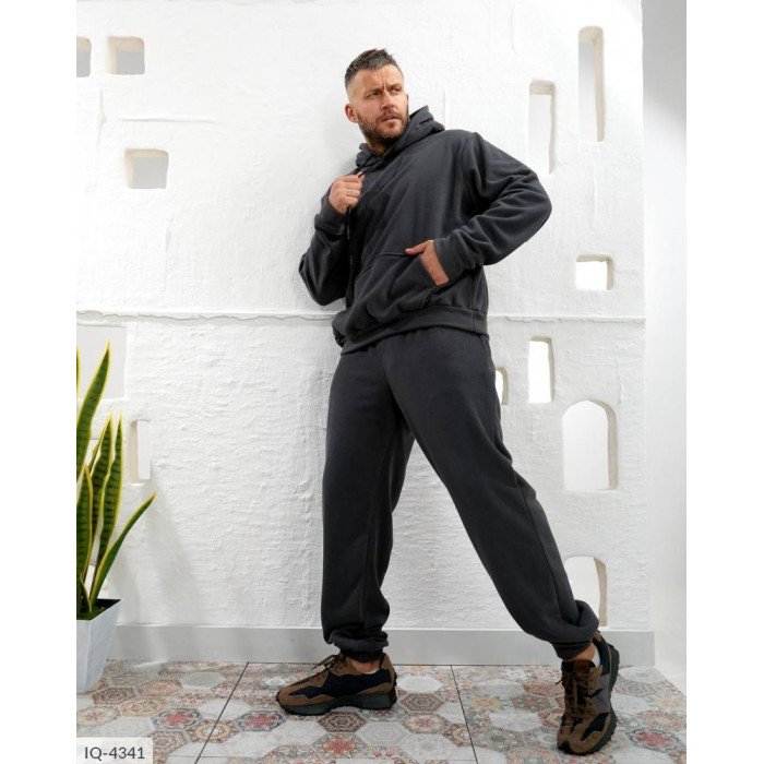 Модні чоловічі костюми IQ-4341 — елегантність і стиль