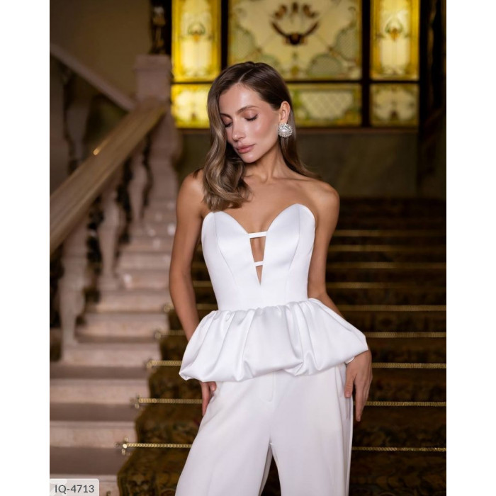 Блузки та сорочки IQ-4713 — твій ідеальний вибір для будь-якого образу