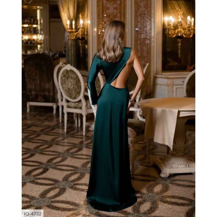 Модні тренди сезону IQ-4732 — стильні сукні для сучасних жінок