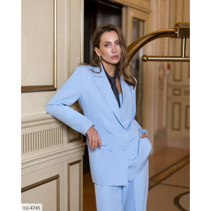 Модні костюми великого розміру IQ-4745 — стиль і комфорт