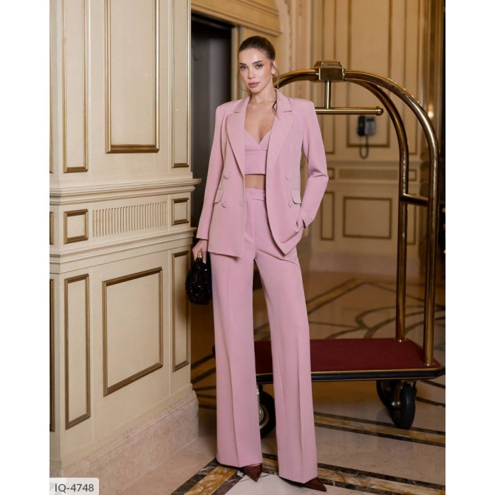 Жіночі костюми IQ-4748 — новинки сезону