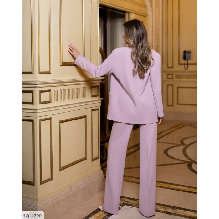 Жіночі костюми IQ-4790 — новинки сезону