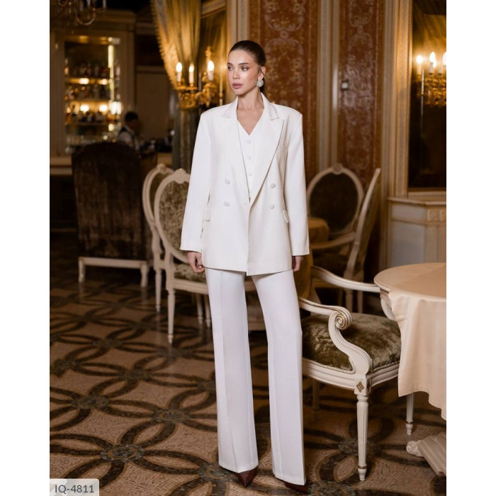 Модні костюми IQ-4811 — будь у тренді цього сезону