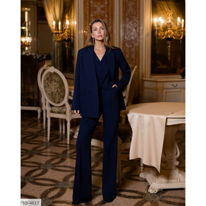 Жіночі костюми Odessa Moda IQ-4817 — елегантність і зручність
