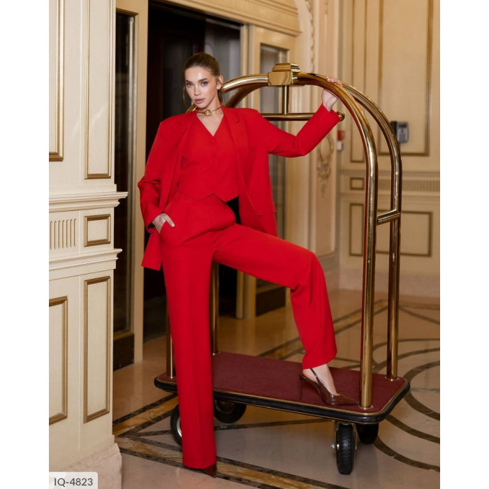 Модні костюми IQ-4823 — будь у тренді цього сезону