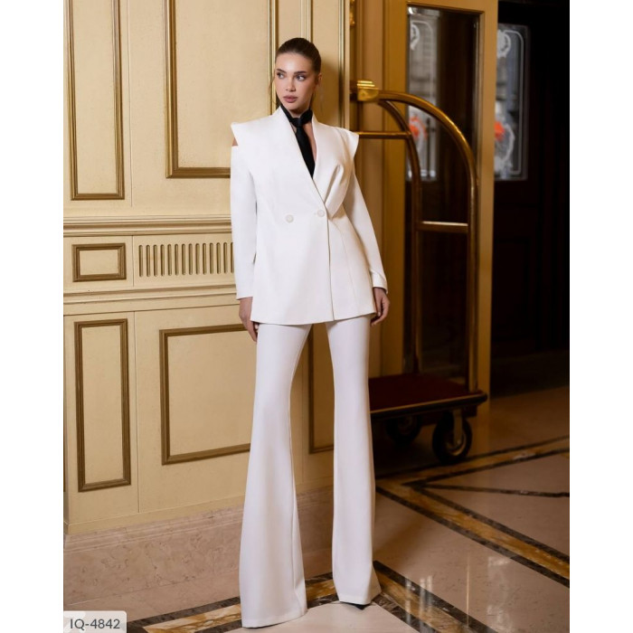 Модні піджаки Odessa Moda IQ-4842 — тренди сезону