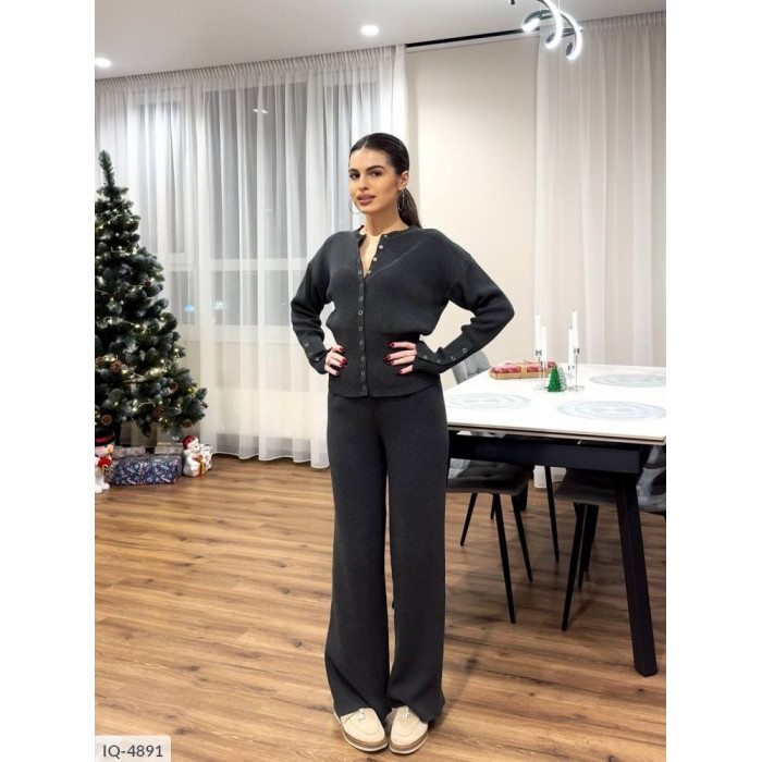 Модні костюми IQ-4891 — стиль і комфорт у кожному дні