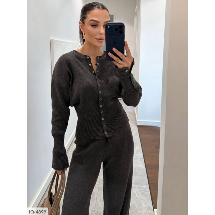 Жіночі костюми IQ-4899 — новинки сезону