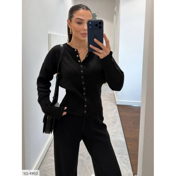 Модні костюми IQ-4903 — обери свій стиль
