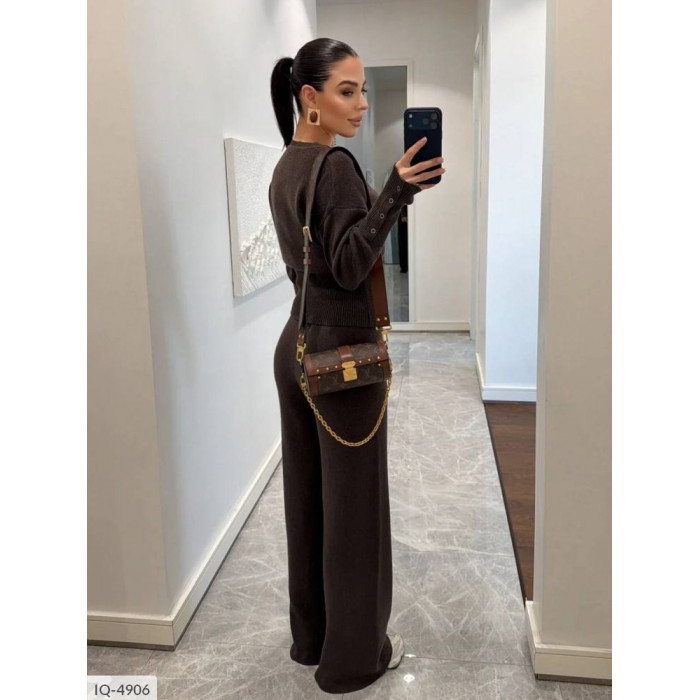 Костюми 2025 IQ-4906 — трендові фасони