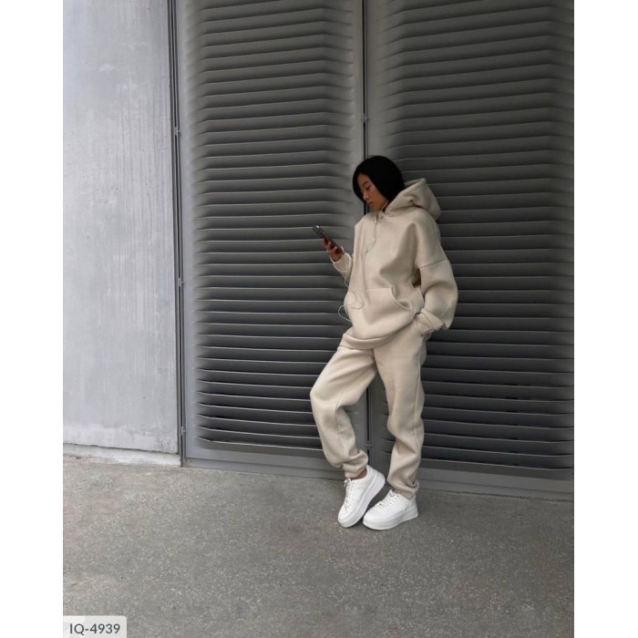 Модні костюми для спорту IQ-4939 — легкість і комфорт
