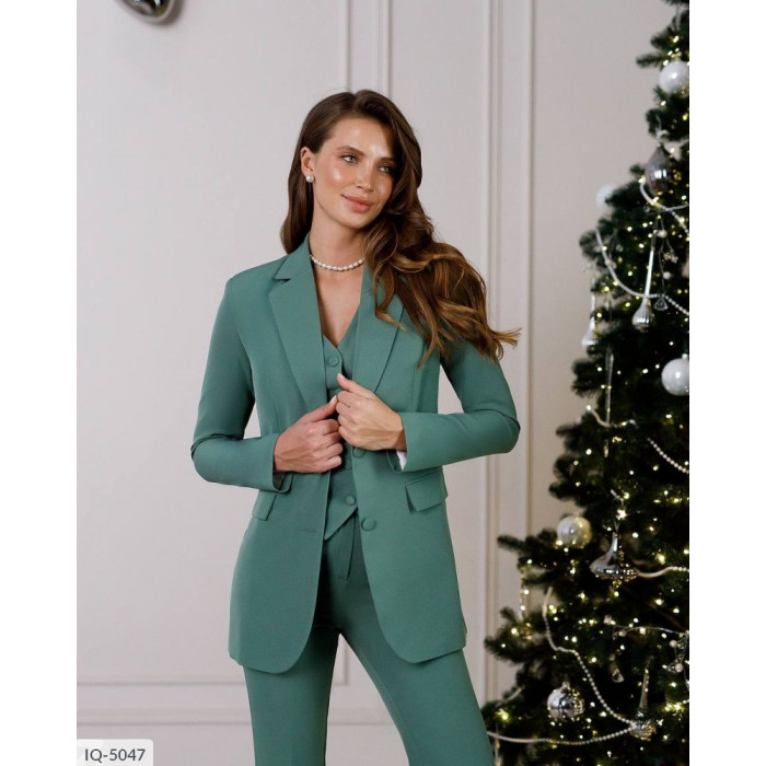 Жіночі костюми IQ-5047 — сучасний дизайн і бездоганна посадка