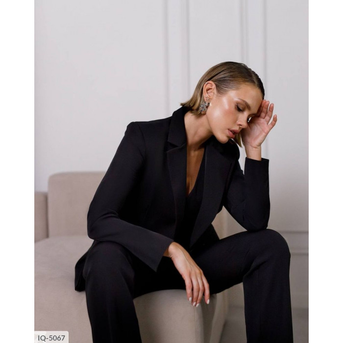 Модні костюми великого розміру IQ-5067 — стиль і комфорт