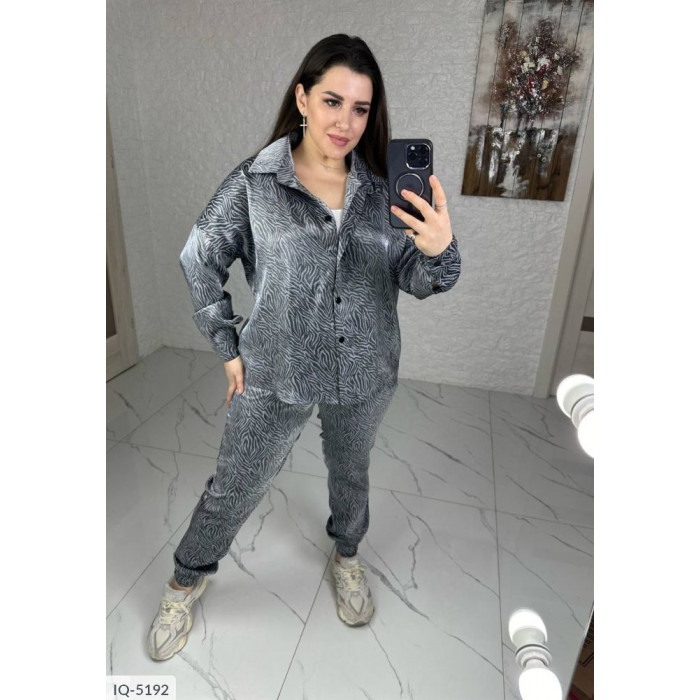 Костюми великого розміру IQ-5192 — сучасна класика