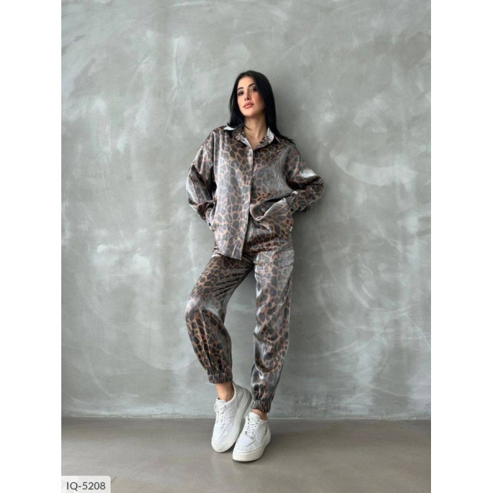 Модні костюми великого розміру IQ-5208 — стиль і комфорт