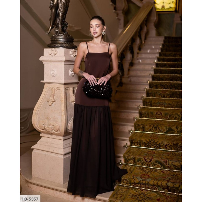 Жіночі сукні IQ-5357 — будь неперевершеною у будь-якій ситуації