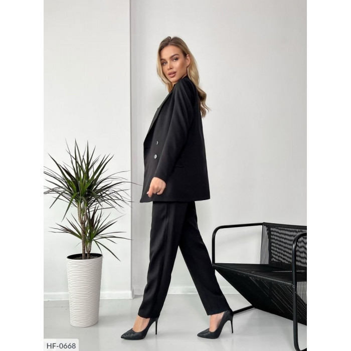Жіночі костюми HF-0668 — сучасний дизайн і бездоганна посадка
