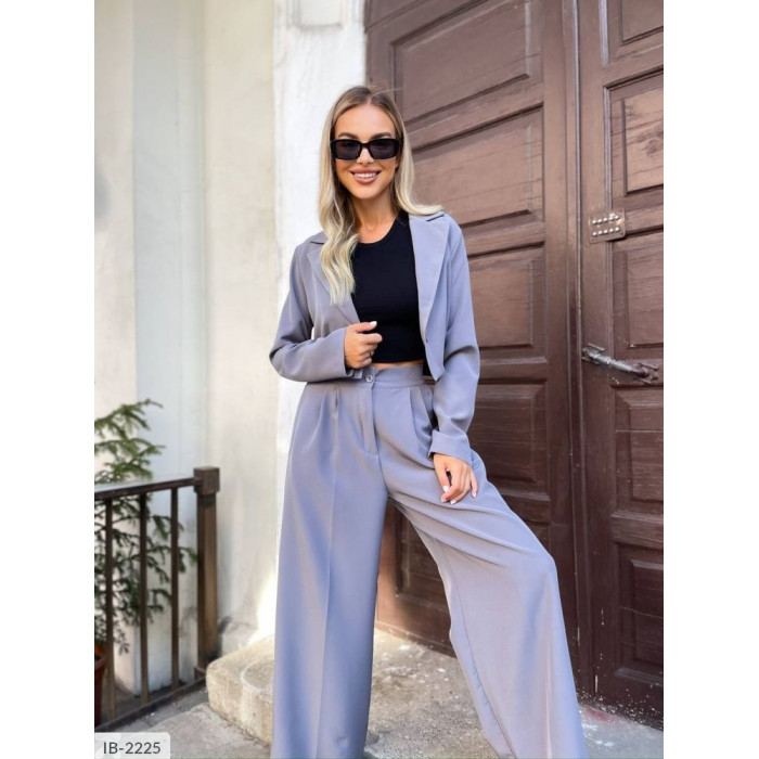 Модні костюми IB-2225 — обери свій стиль