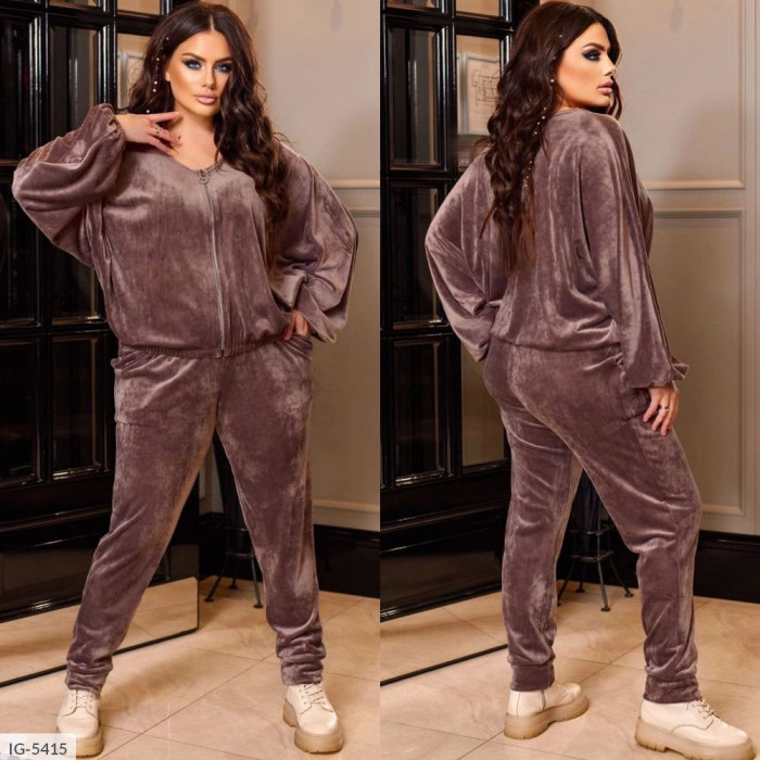 Модні костюми XL+ IG-5415 — гармонія стилю і практичності