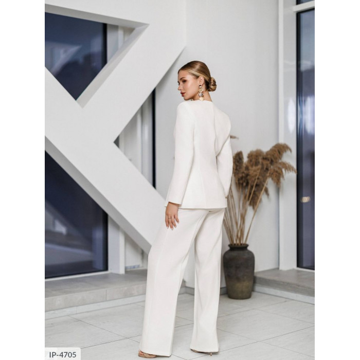 Модні образи IP-4705 — костюми для будь-якої події