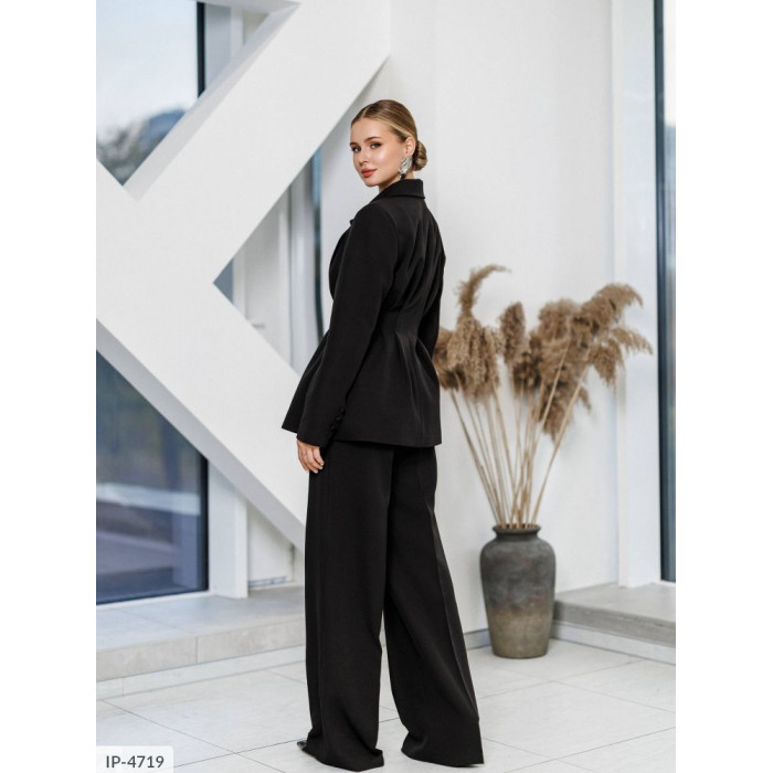 Костюми 2025 IP-4719 — трендові фасони