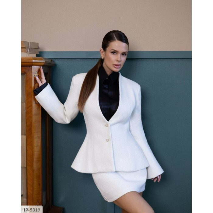 Модні образи IP-5319 — костюми для будь-якої події