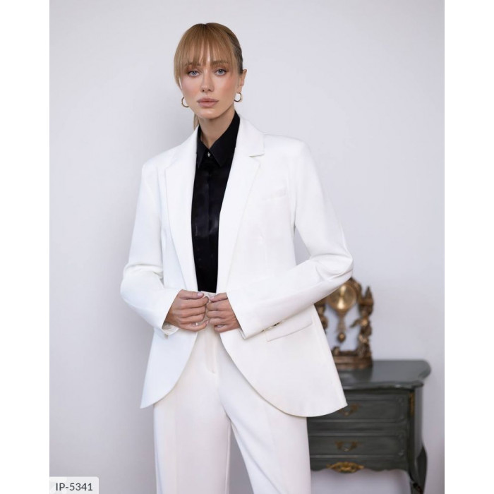 Модні образи IP-5341 — костюми для будь-якої події