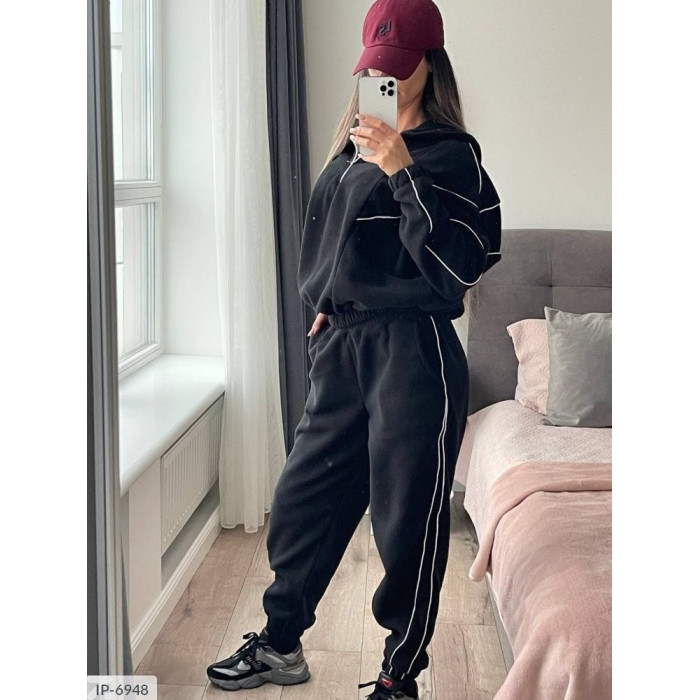 Стильні костюми для спорту IP-6948 — практичність і мода