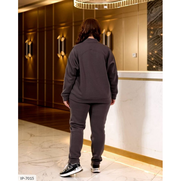 Модні костюми XL+ IP-7015 — гармонія стилю і практичності