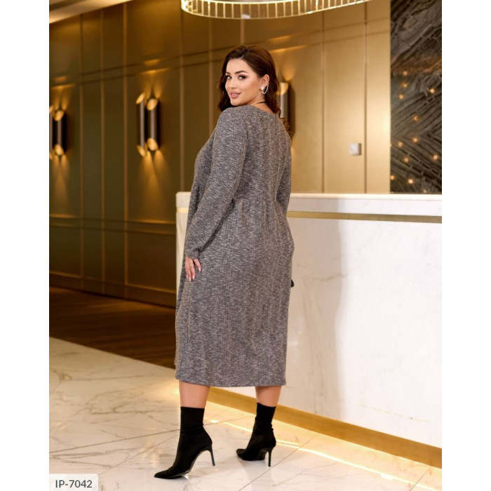 Стильні сукні XL+ IP-7042 — знайди свою ідеальну модель